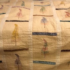 King size quilt - cotton, leaf motif.